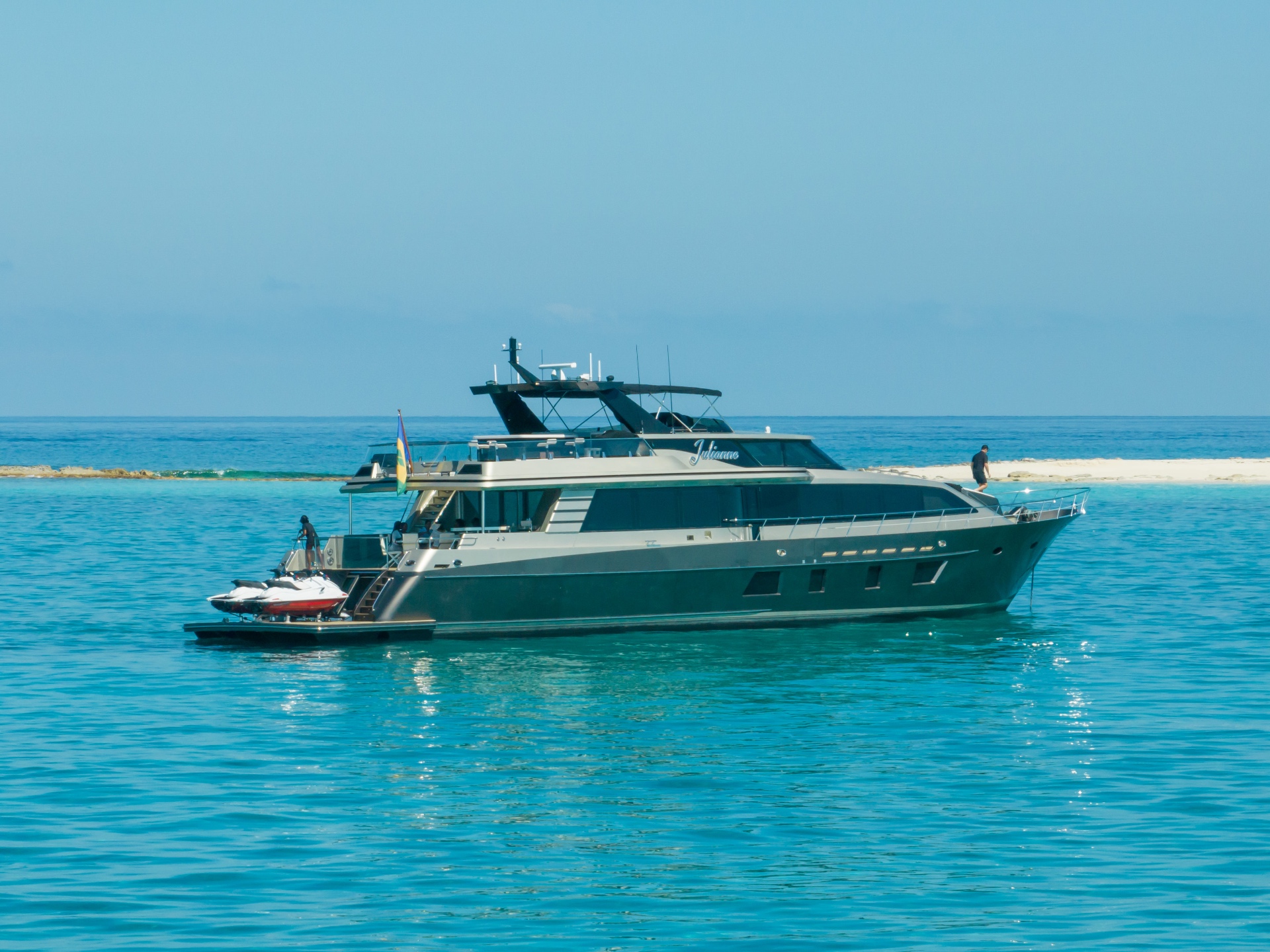 M/Y Julianne anchored off a Bahamian sandbar