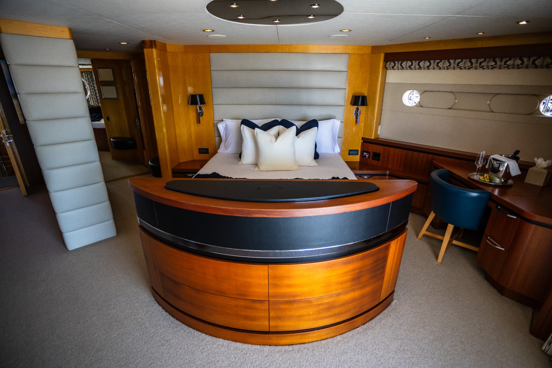 Master stateroom aboard M/Y Spirit